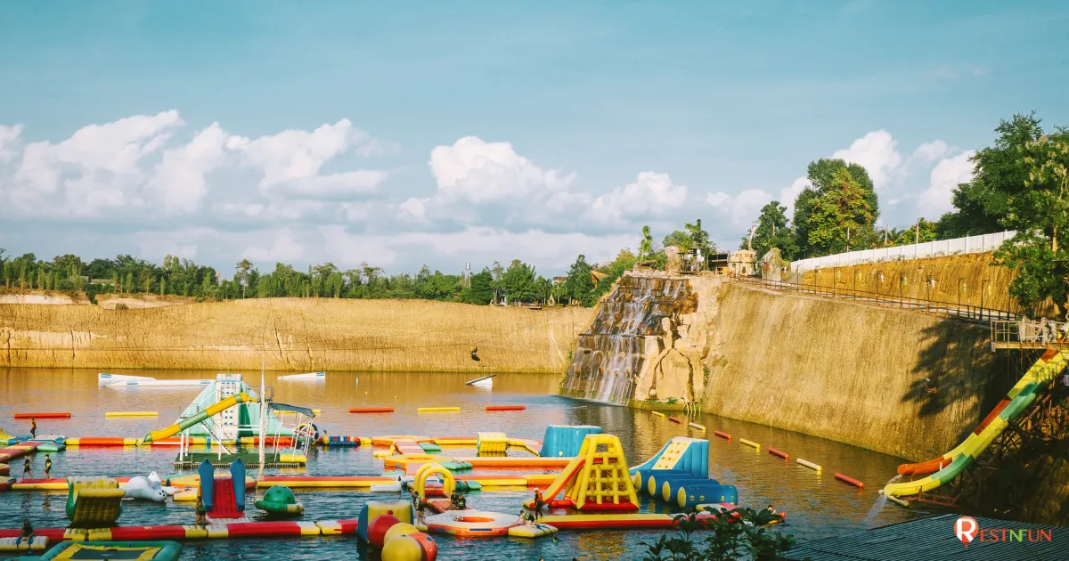 Trampoline ride at Grand Canyon Water Park
